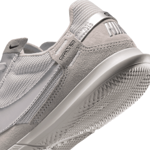 Nike Junior Streetgato Indoor Soccer Shoe - Lt Smoke Grey/Metallic Silver